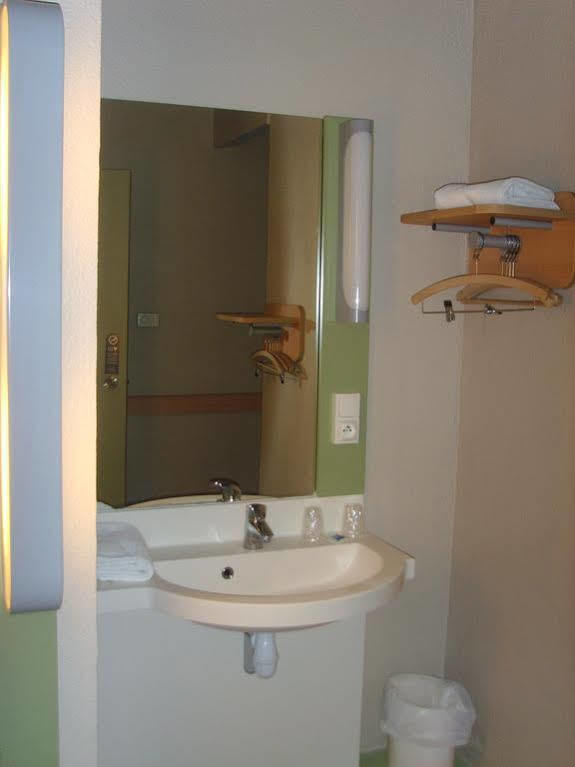 Ibis Budget L'Isle Adam Exterior photo